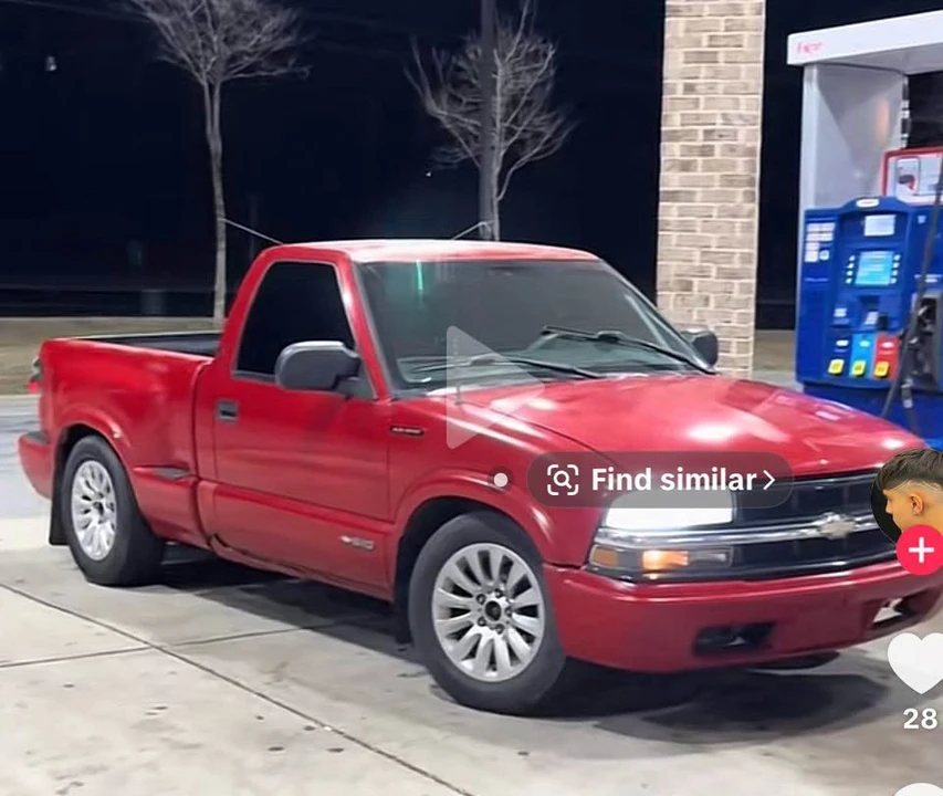 2001 Chevrolet S-10 - Image 2 of 2