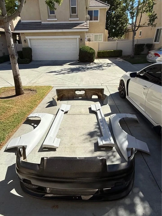 Parts & Memorabilia Bodywork - Image 2 of 8