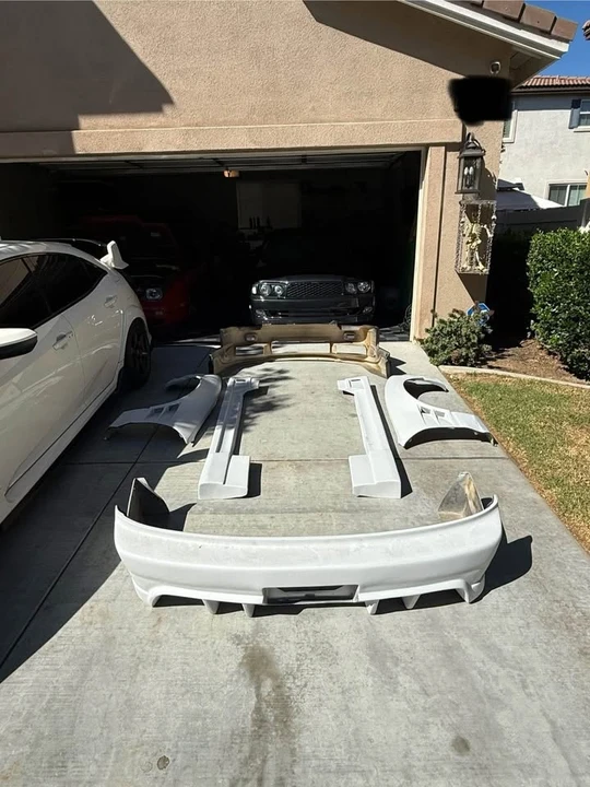 Parts & Memorabilia Bodywork - Image 3 of 8