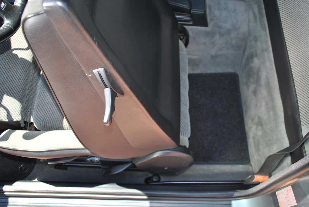 1988 BMW E30 3 Series - Image 25 of 31