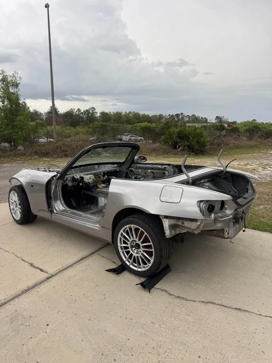 2001 Honda AP1 S2000 - Image 2 of 9
