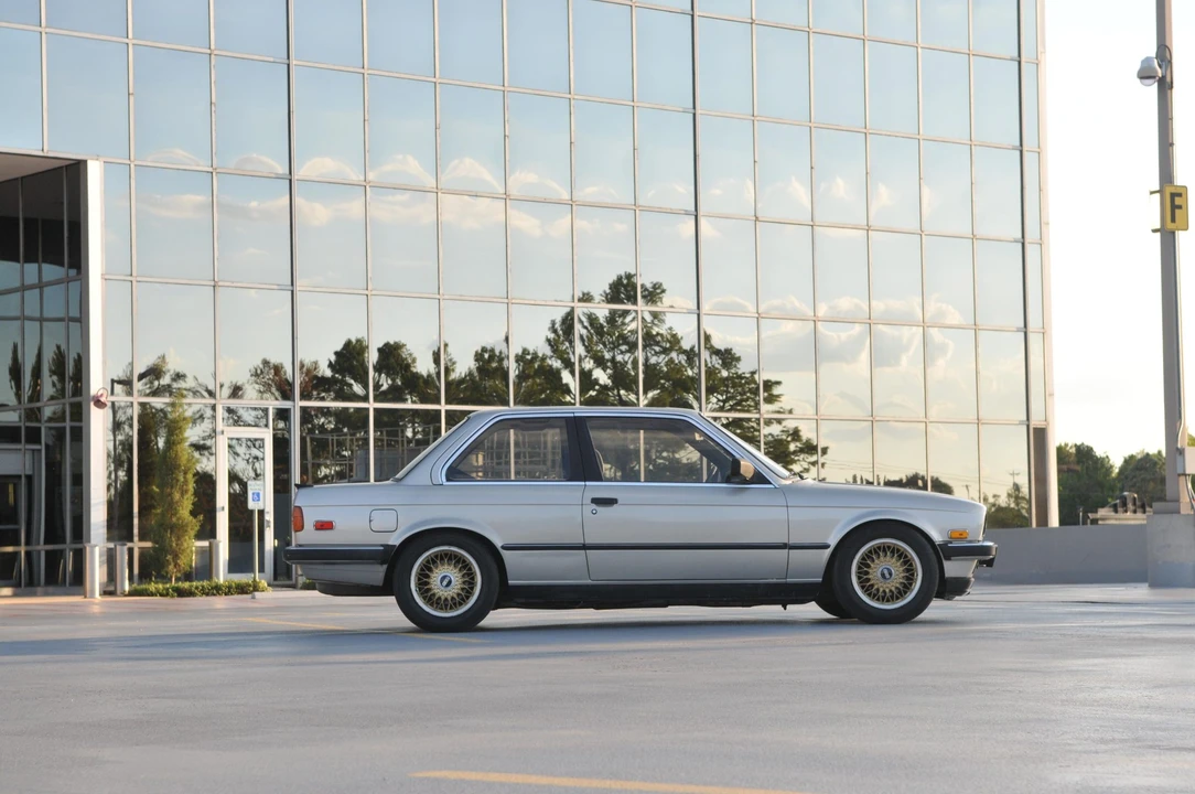 1985 BMW E30 3 Series - Image 6 of 31