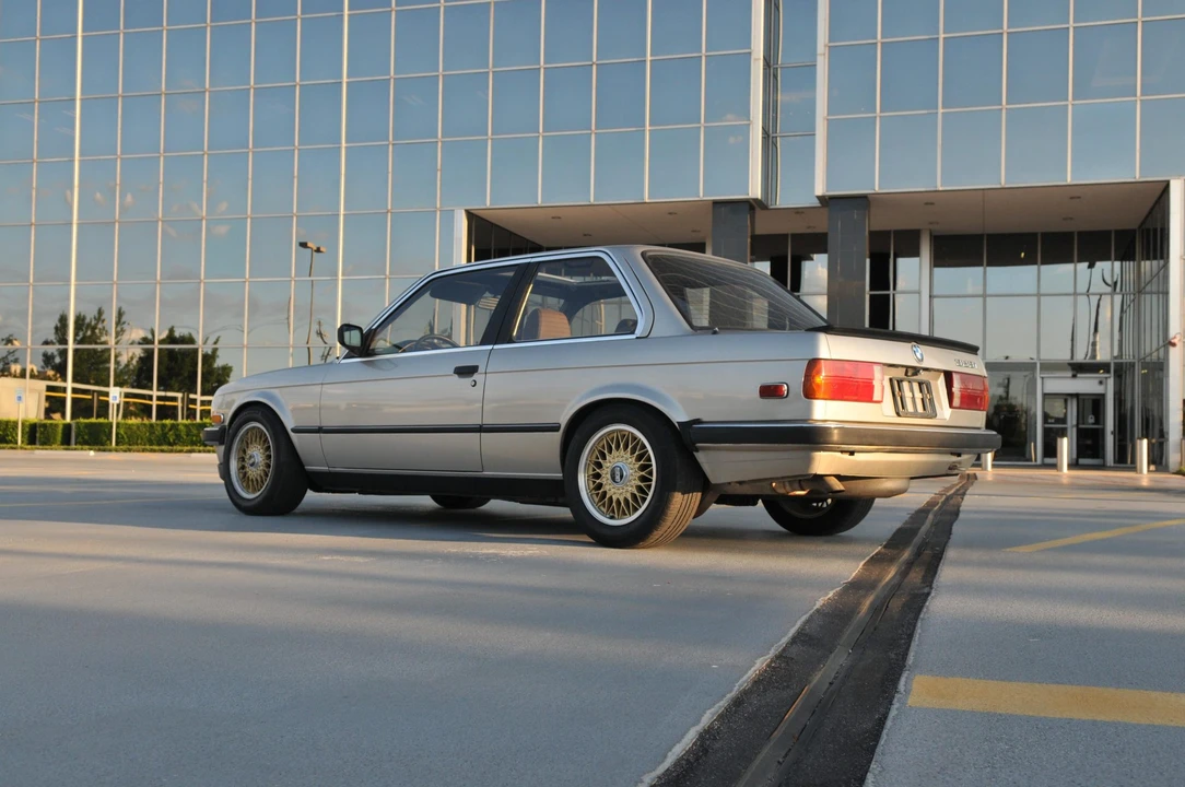1985 BMW E30 3 Series - Image 11 of 31