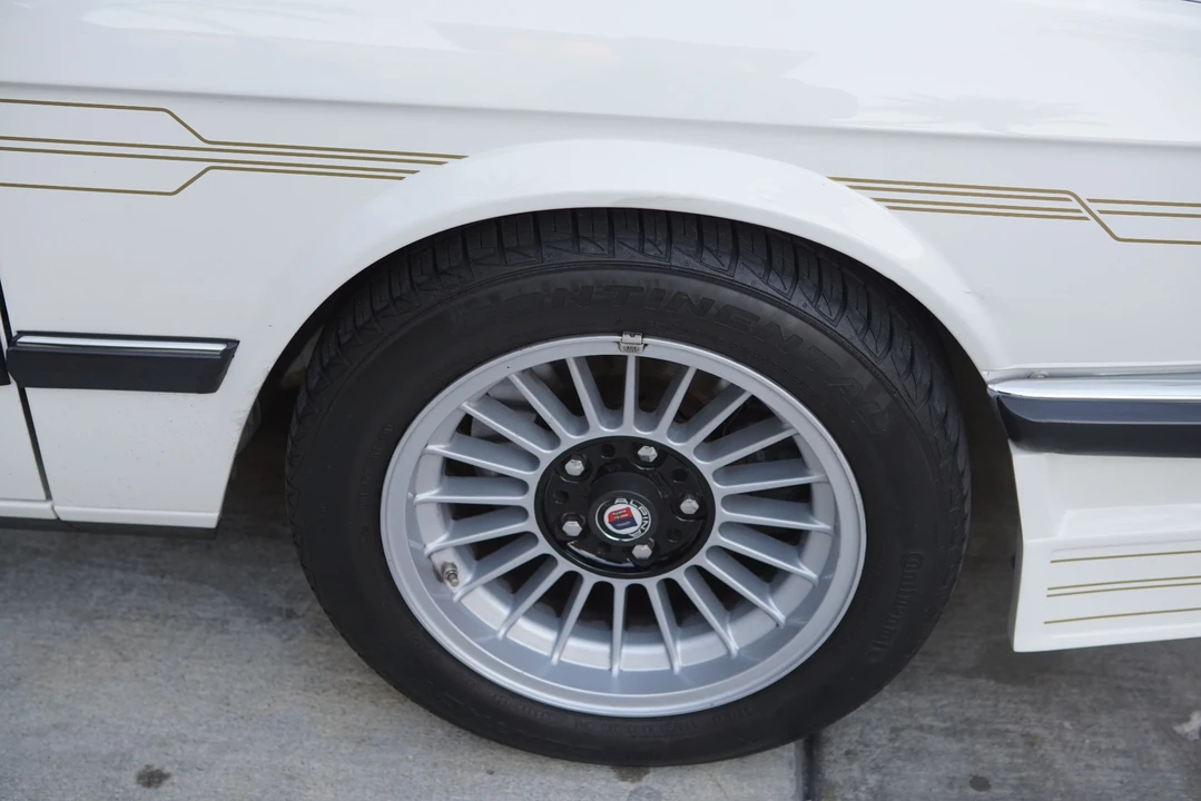 1984 BMW E28 5 Series - Image 29 of 31