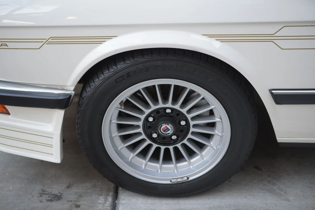 1984 BMW E28 5 Series - Image 30 of 31