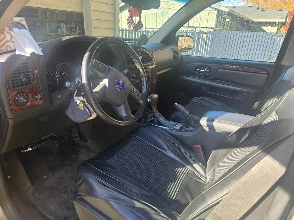 Saab - Image 4 of 5