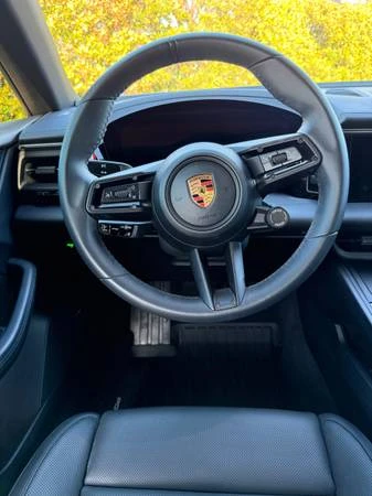 2024 Porsche Macan Electric - Image 17 of 21