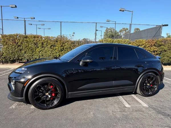 2024 Porsche Macan Electric - Image 7 of 21