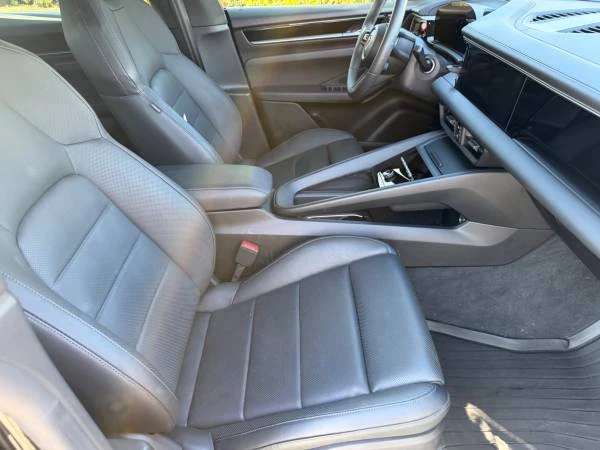 2024 Porsche Macan Electric - Image 19 of 21