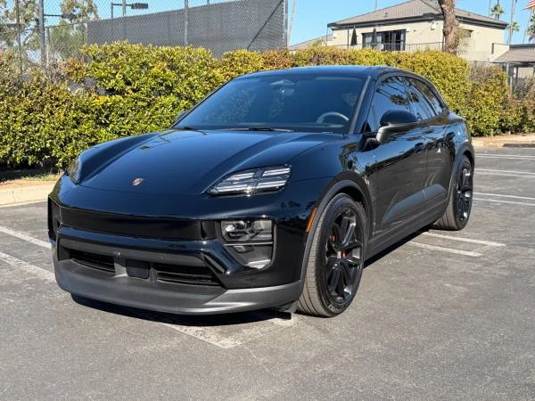 2024 Porsche Macan Electric - Image 11 of 21