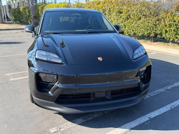 2024 Porsche Macan Electric - Image 6 of 21