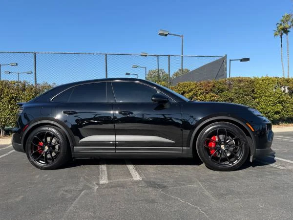 2024 Porsche Macan Electric - Image 2 of 21