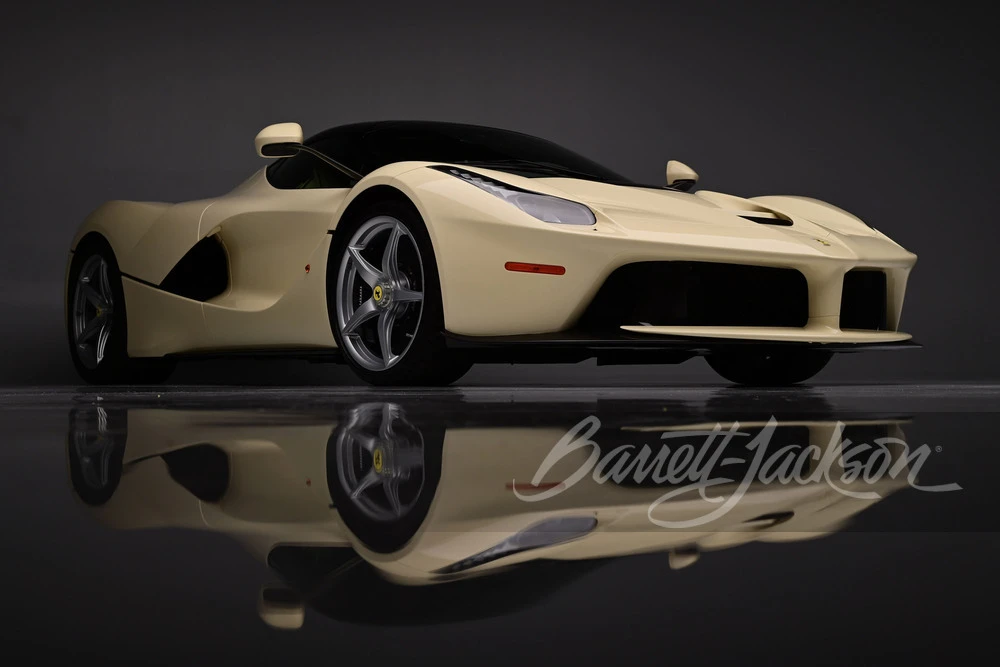 2015 Ferrari LaFerrari - Image 5 of 31