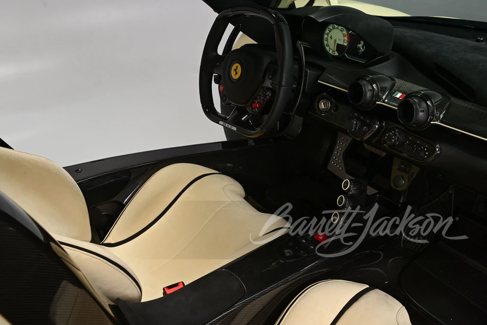 2015 Ferrari LaFerrari - Image 7 of 31