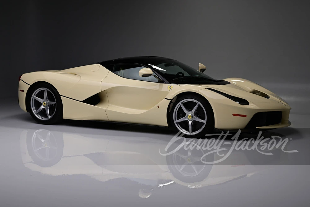 2015 Ferrari LaFerrari - Image 9 of 31