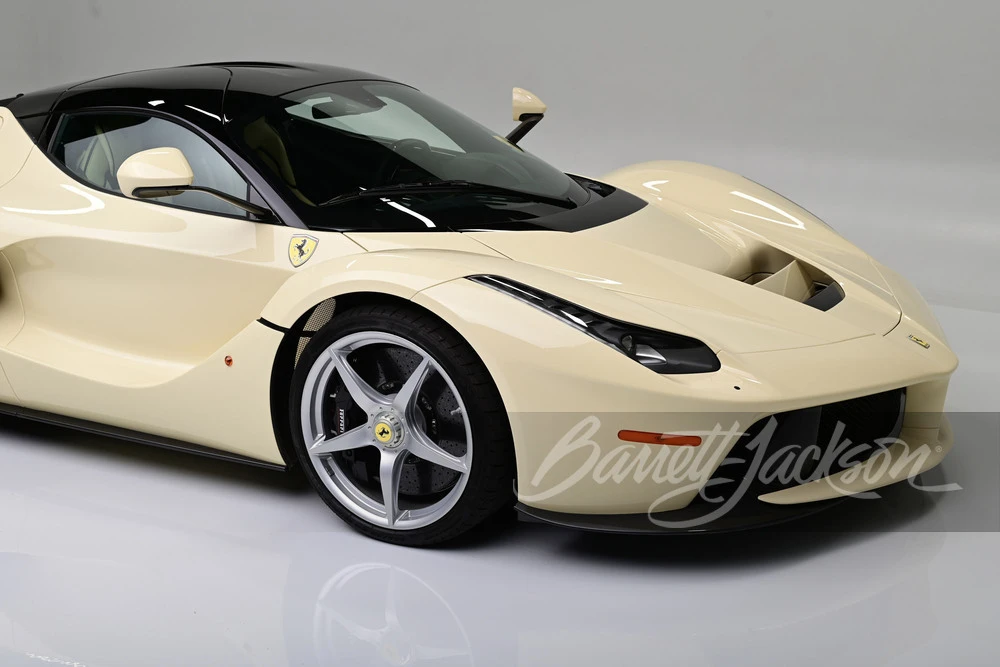 2015 Ferrari LaFerrari - Image 15 of 31