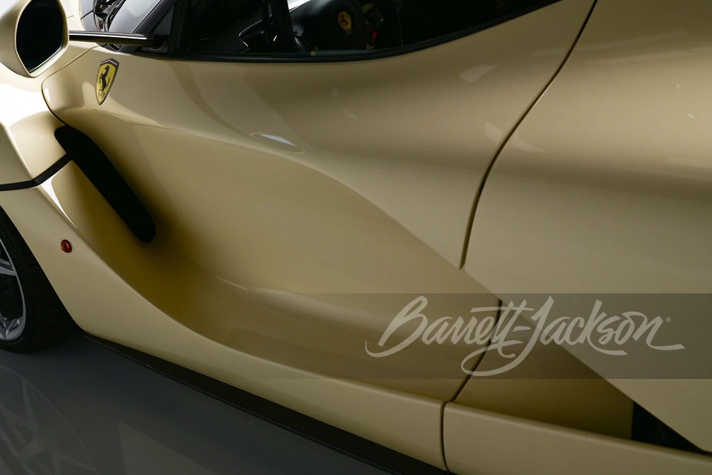 2015 Ferrari LaFerrari - Image 17 of 31