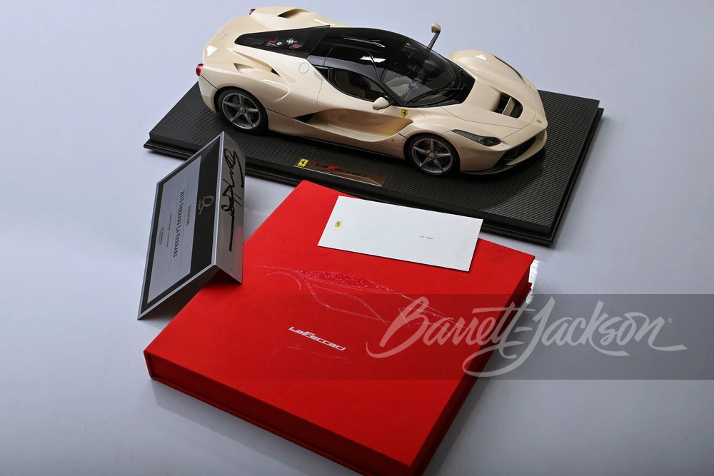 2015 Ferrari LaFerrari - Image 26 of 31