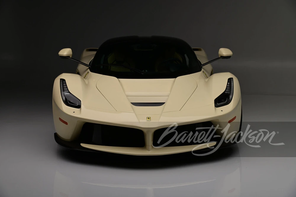2015 Ferrari LaFerrari - Image 27 of 31