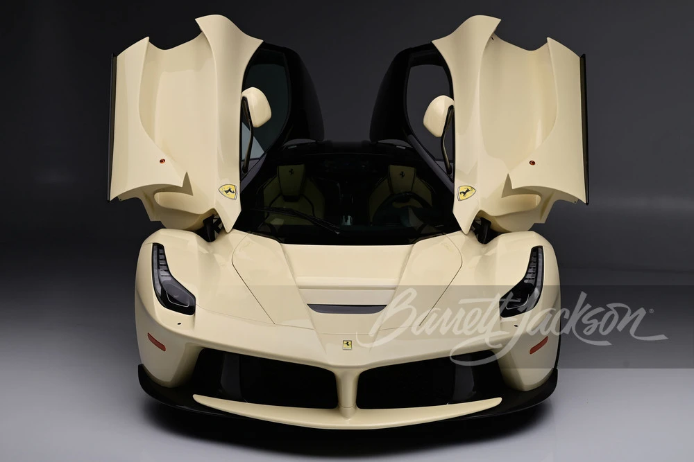 2015 Ferrari LaFerrari - Image 30 of 31