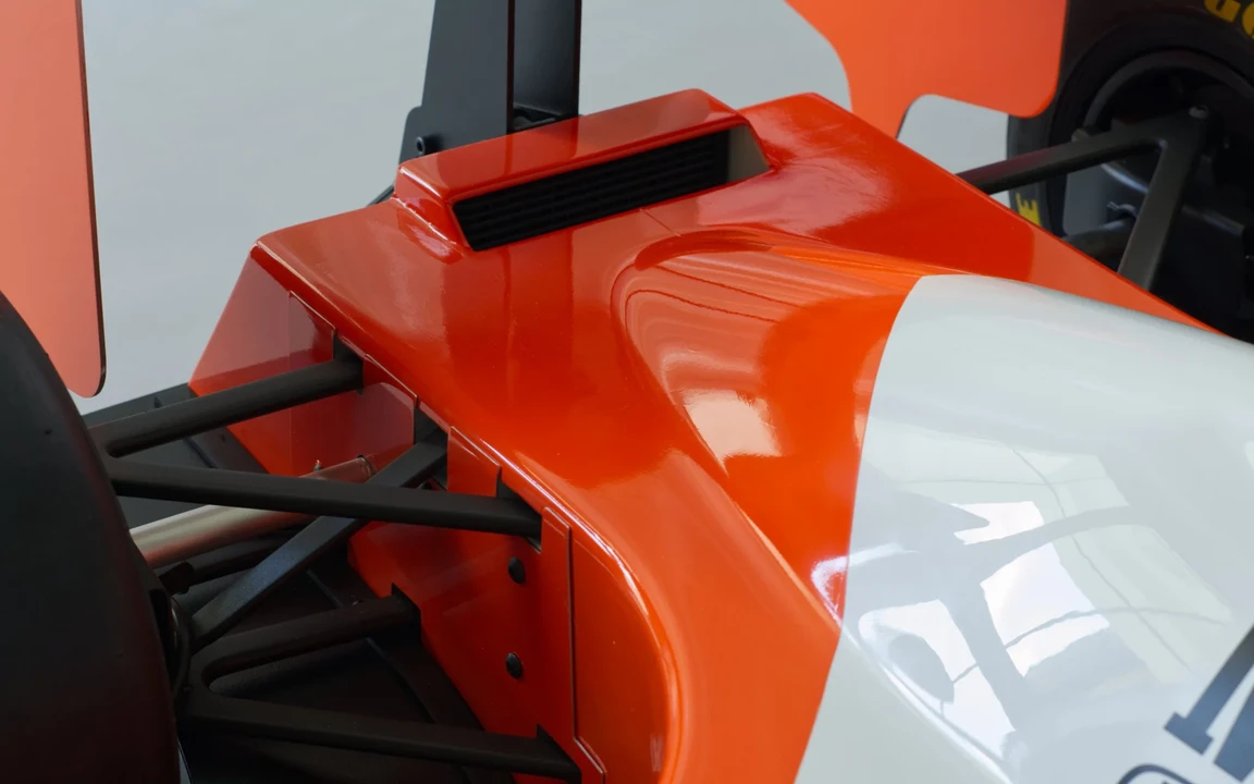 McLaren F1 - Image 13 of 21