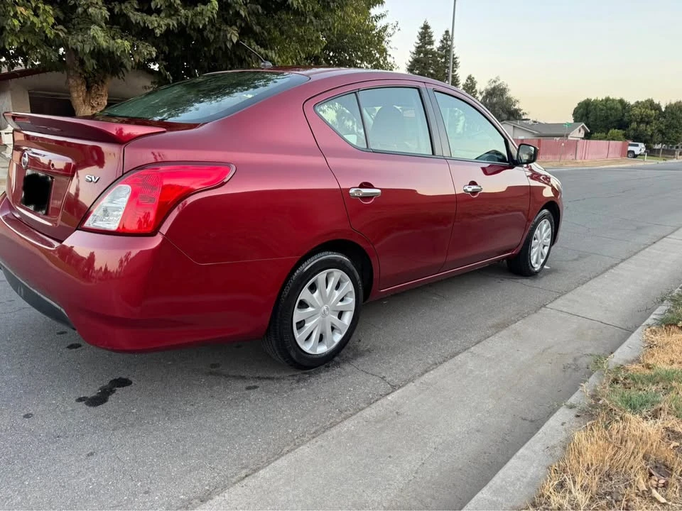 2017 Nissan Versa - Image 7 of 8