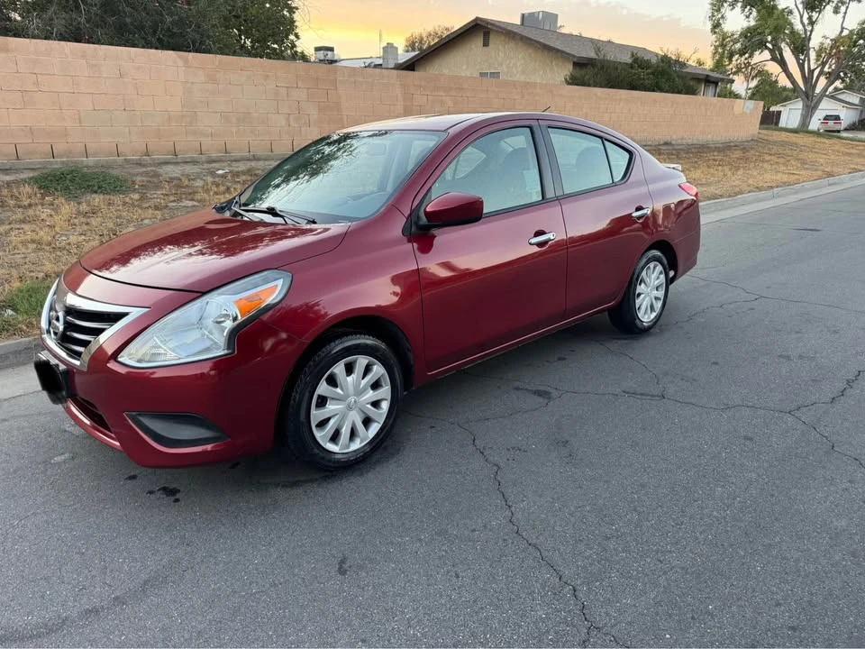 2017 Nissan Versa - Image 4 of 8