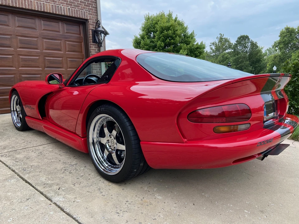 1997 Dodge Viper GTS 2nd Gen - Image 5 of 31