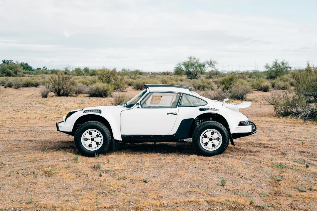 1991 Porsche 964 Carrera 4 - Image 2 of 31