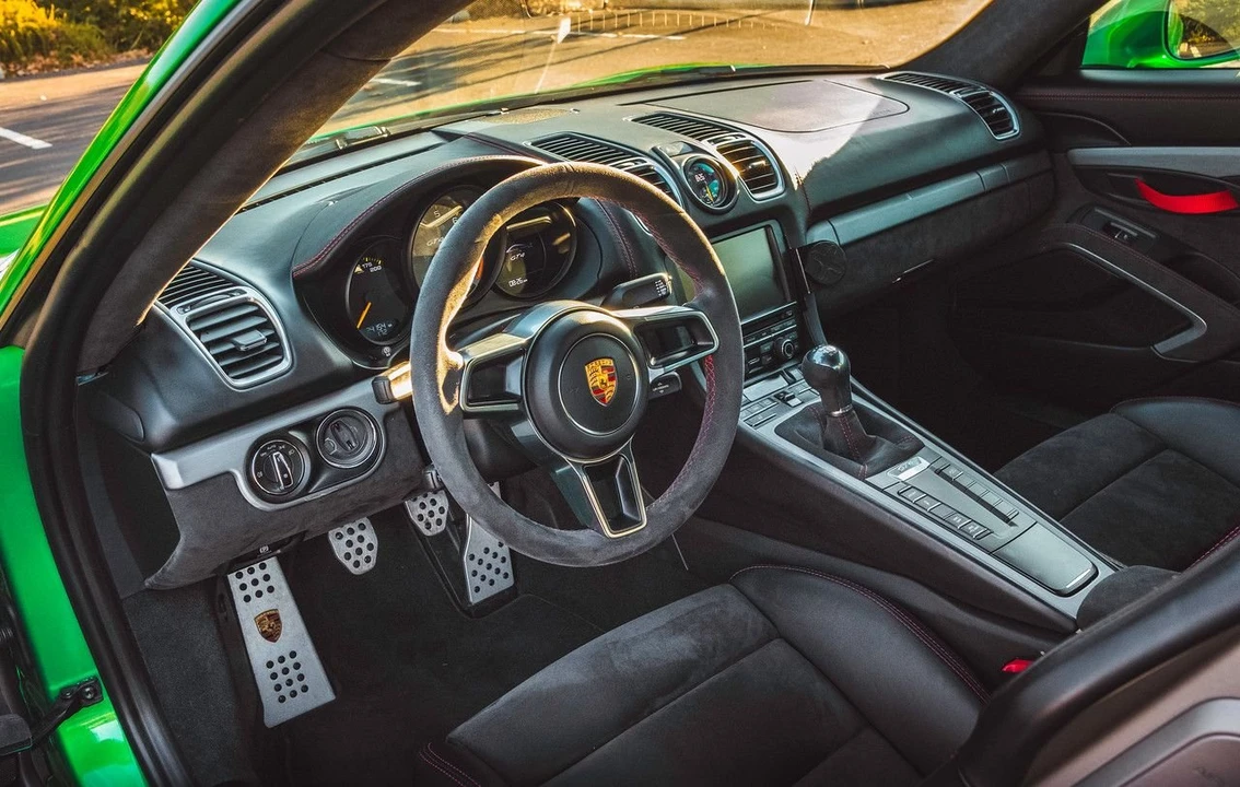 2016 Porsche 981 Cayman GT4 - Image 19 of 21