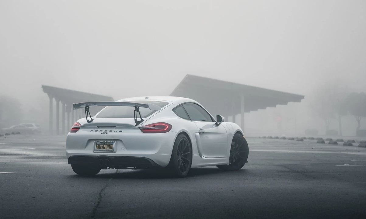 2016 Porsche 981 Cayman GT4 - Image 17 of 21
