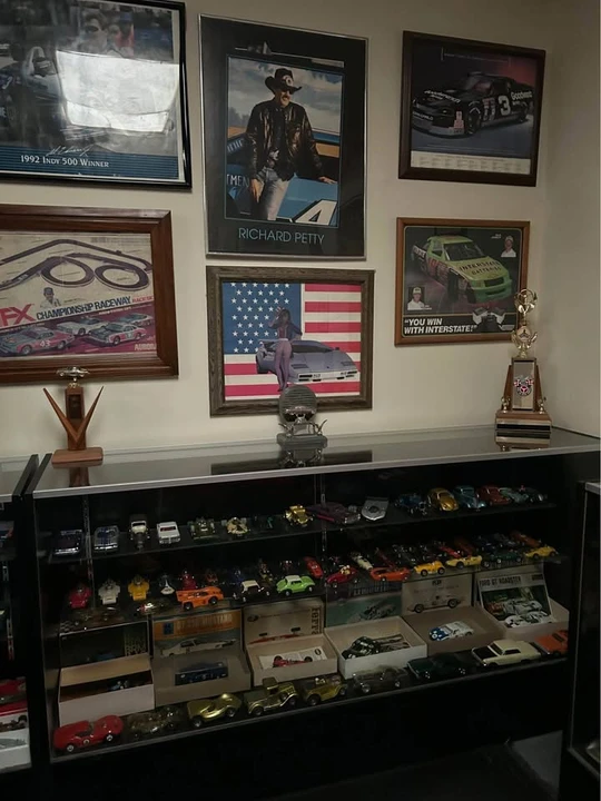 Parts & Memorabilia Scale Models - Image 6 of 8