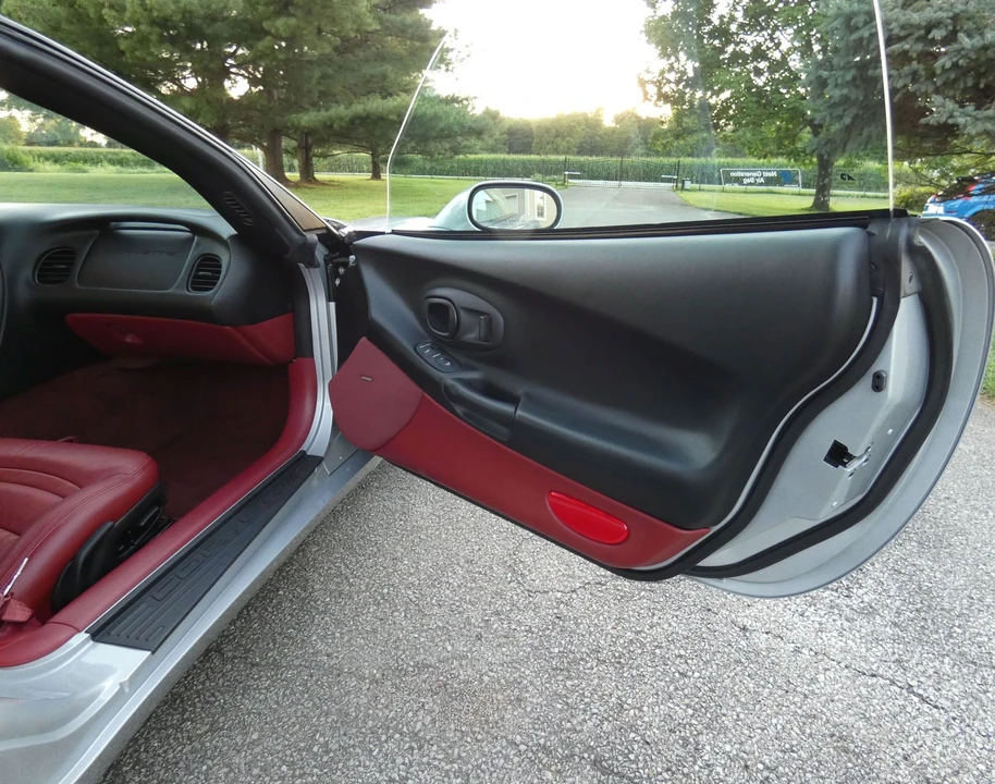 1998 Chevrolet Corvette C5 - Image 24 of 30