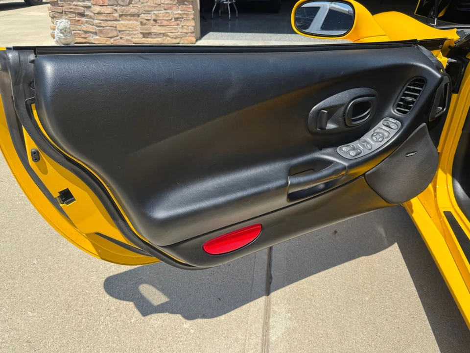 2004 Chevrolet Corvette C5 Z06 - Image 17 of 19