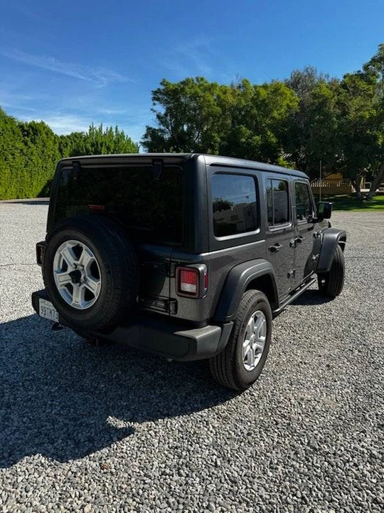 2022 Jeep JL Wrangler - Image 9 of 15