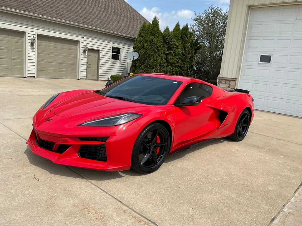 2025 Chevrolet Corvette C8 E-Ray - Image 3 of 25