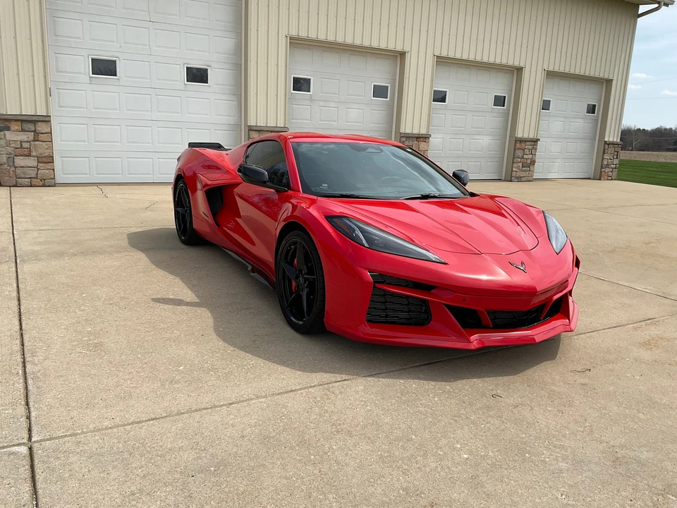 2025 Chevrolet Corvette C8 E-Ray - Image 6 of 25