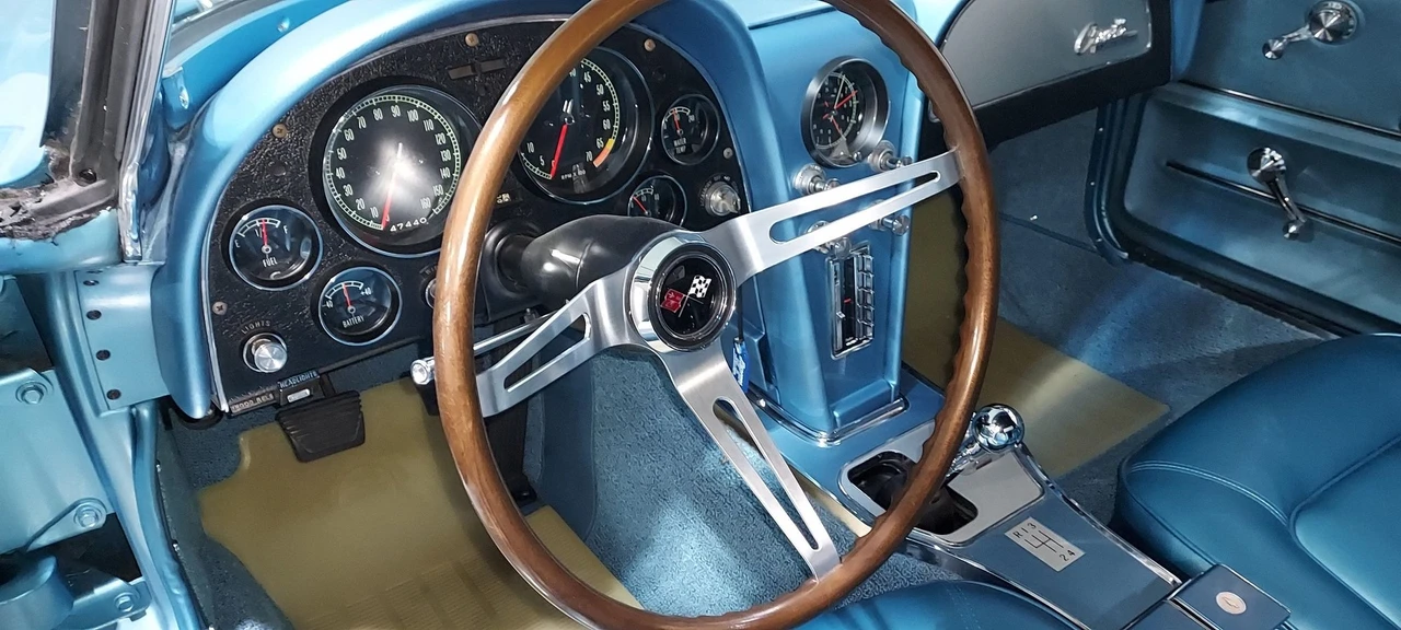 Chevrolet Corvette C2 - Image 3 of 25