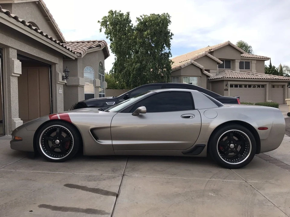 Chevrolet Corvette C5 - Image 1 of 17