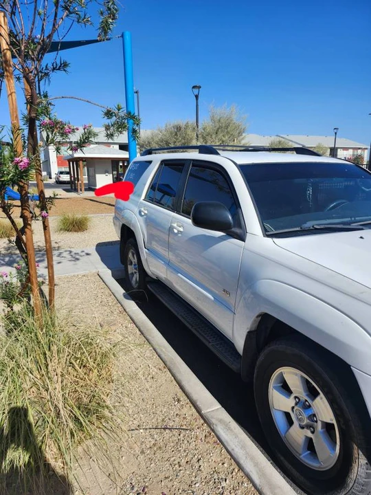 2005 Toyota 4Runner - Image 2 of 10