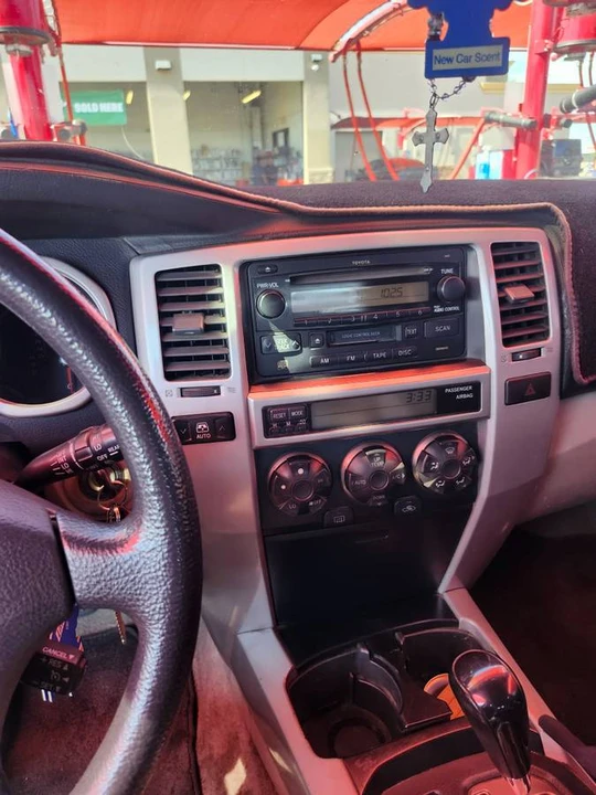 2005 Toyota 4Runner - Image 6 of 10