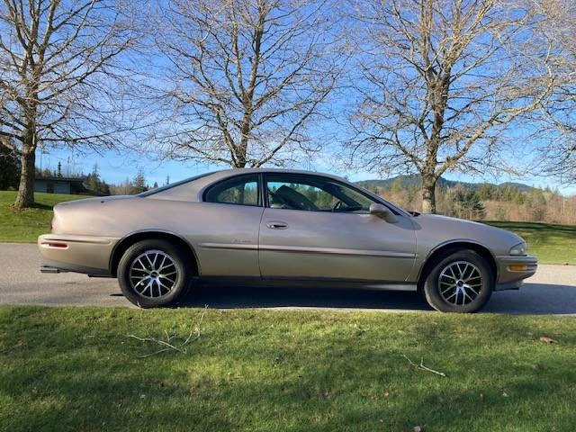 1995 Buick Riviera 8th Gen - Image 14 of 15