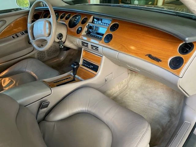 1995 Buick Riviera 8th Gen - Image 6 of 15