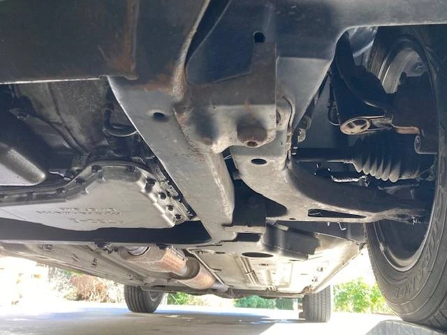 1995 Buick Riviera 8th Gen - Image 5 of 15