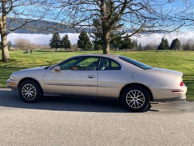 1995 Buick Riviera 8th Gen - Image 11 of 15