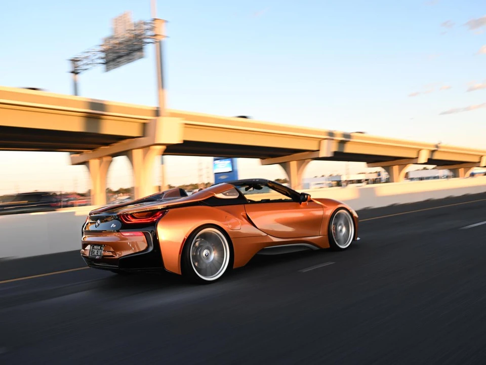 2019 BMW i8 - Image 2 of 30
