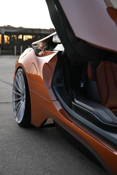 2019 BMW i8 - Image 7 of 30