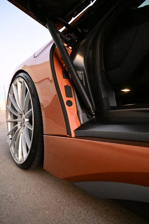 2019 BMW i8 - Image 12 of 30