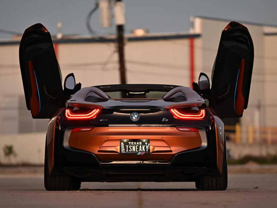 2019 BMW i8 - Image 13 of 30