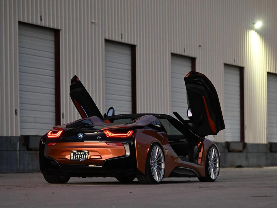 2019 BMW i8 - Image 14 of 30